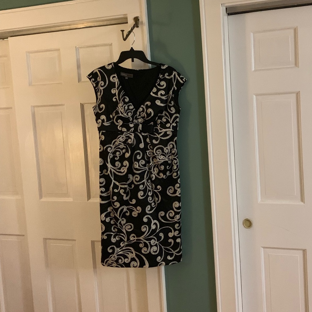 Stunning formal Donna Ricco semi formal dress.